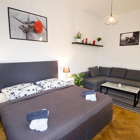 Exlusive Apartment Paris Style Πράγα Εξωτερικό φωτογραφία